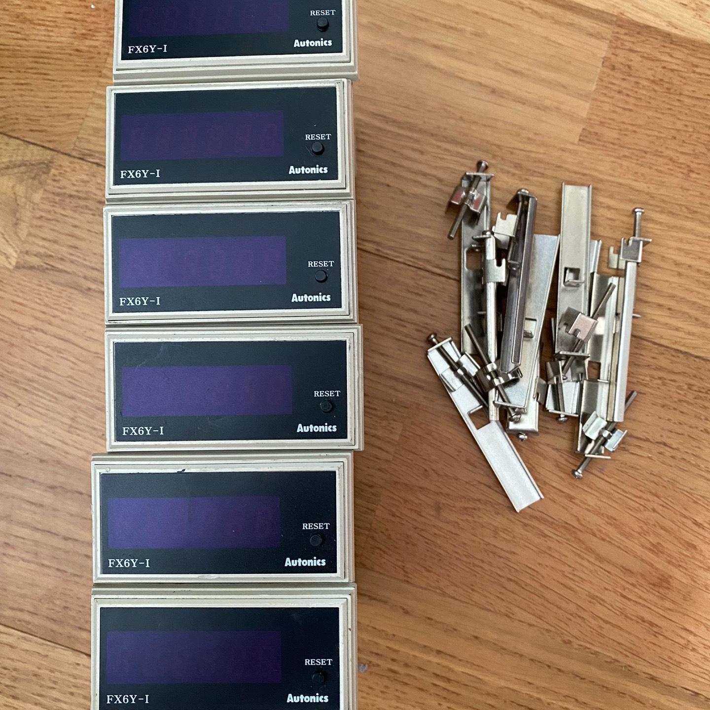 Autonics FX6Y-I计数器 带支架