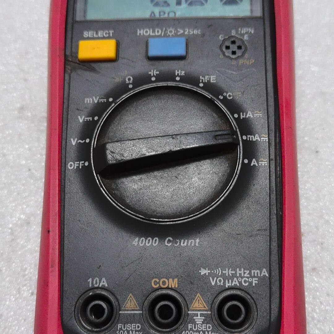 优利德UT136C+数字万用表  实物拍摄。可测交直