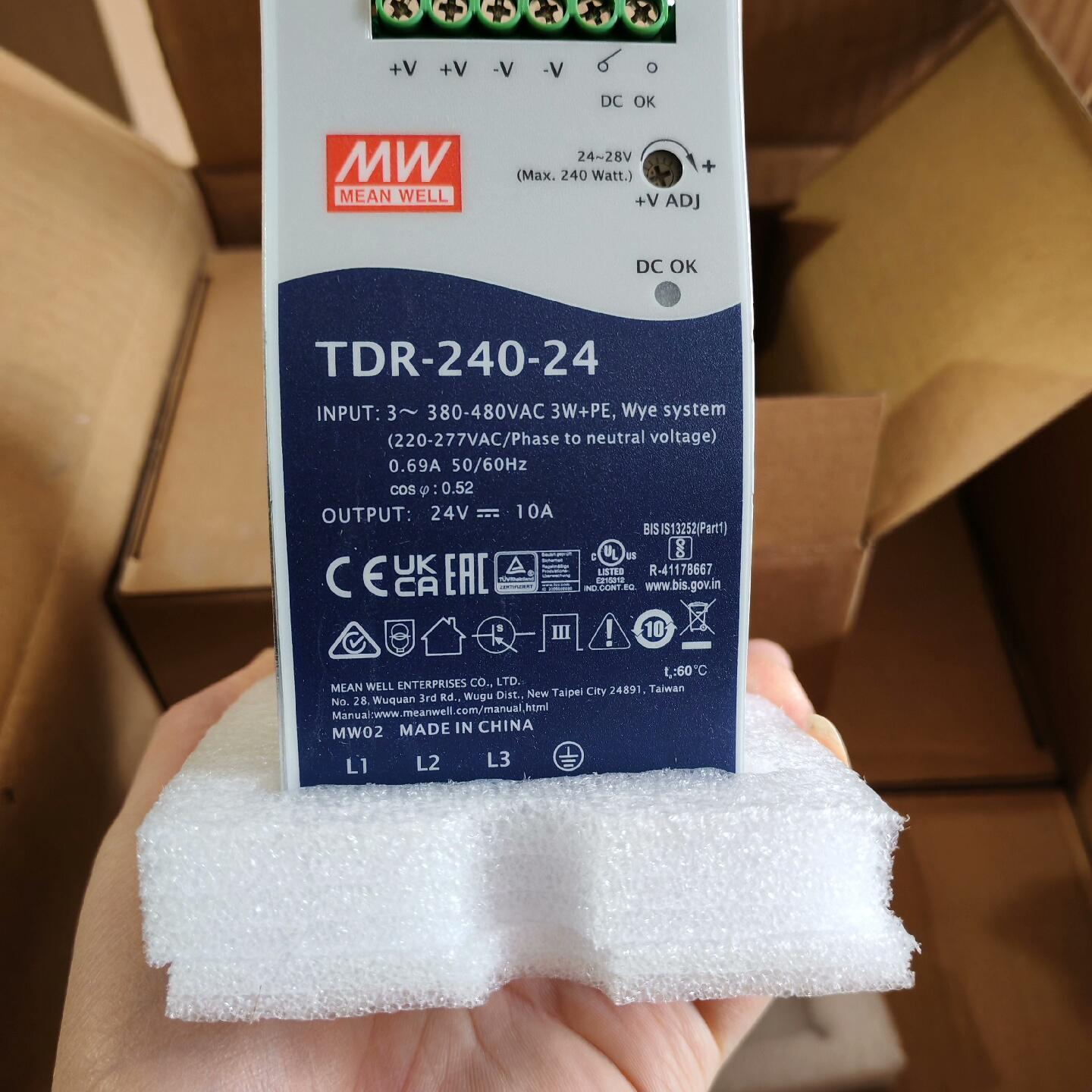 台湾明纬TDR-240-24导轨电源 380V三相输