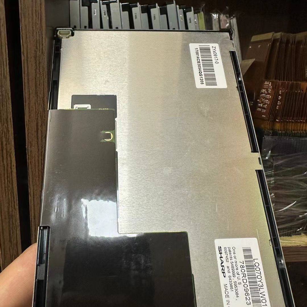 出售夏普屏幕LQ070Y3LW01TP700 6A