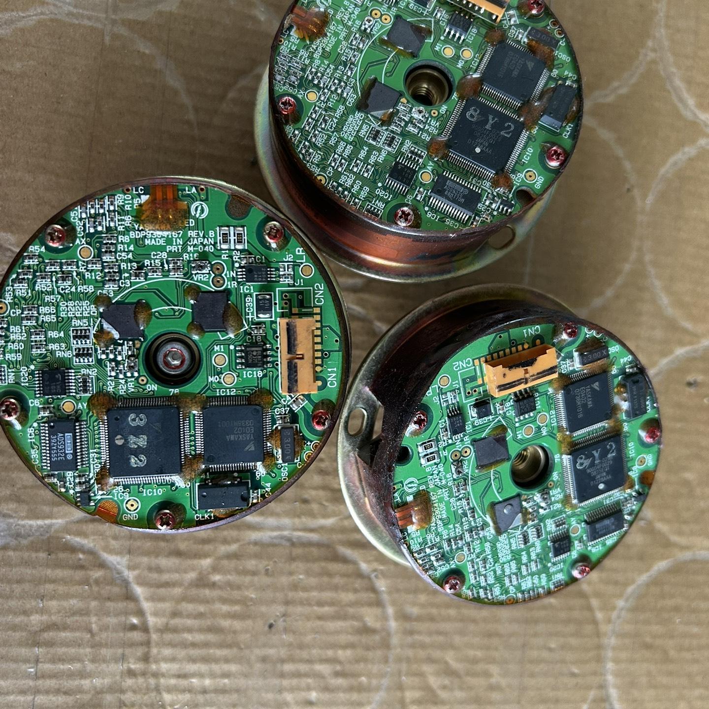 安川编码器UTSAH-B17BBF 实物拍摄 拆机件 成色如