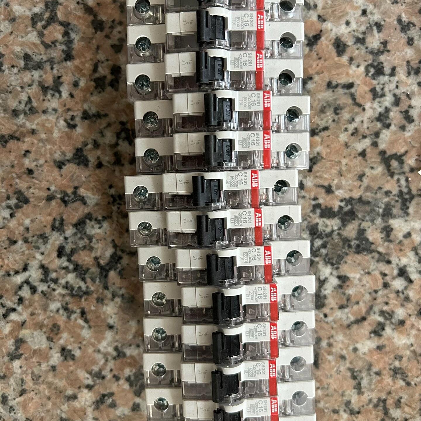 ABB SH201-C16小型断路器