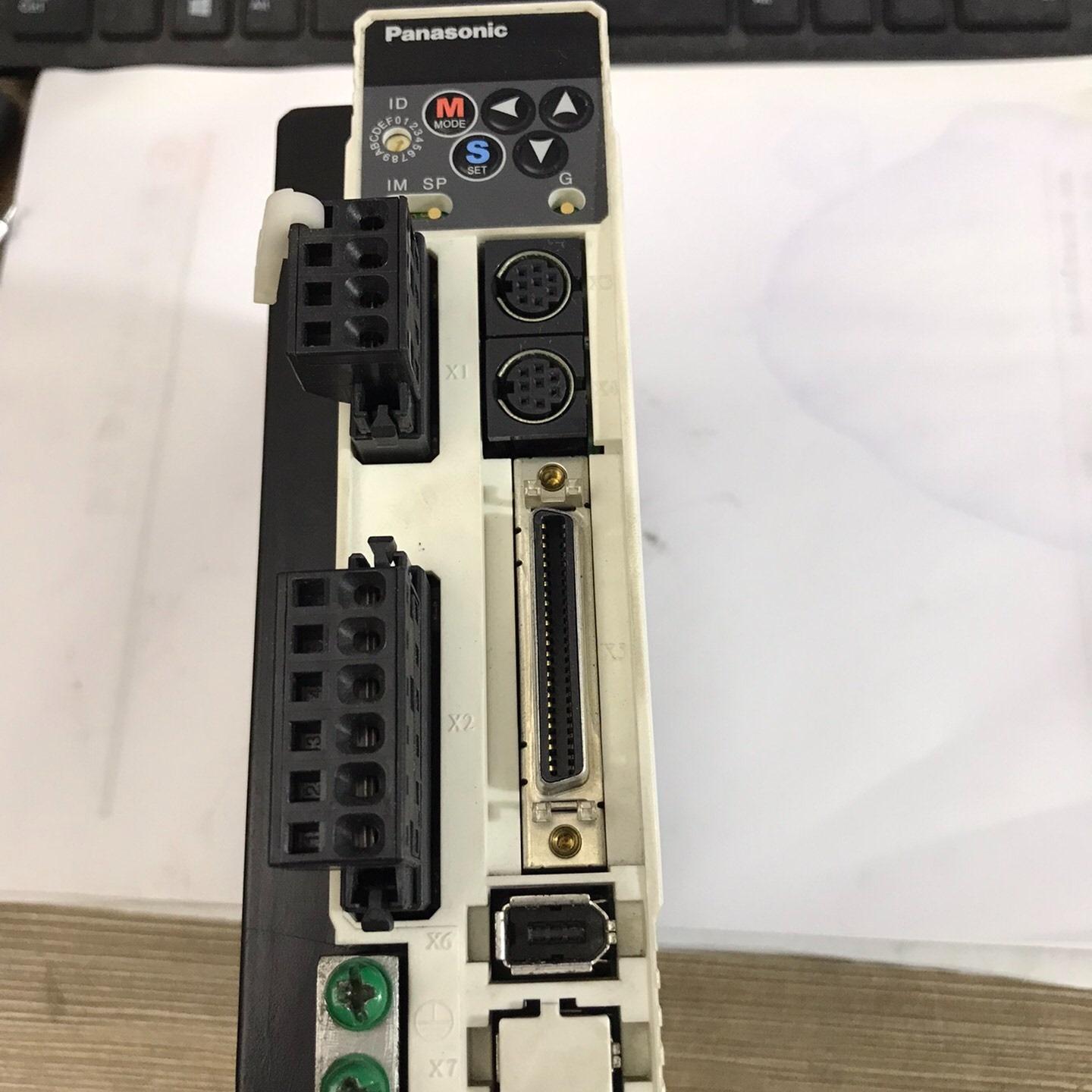 松下MBDDT2210伺服驱动器400W 拆机实拍 外观漂亮