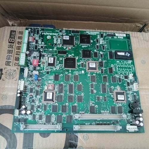 永大电梯控制柜主板DC008504拆机成色新不感兴趣