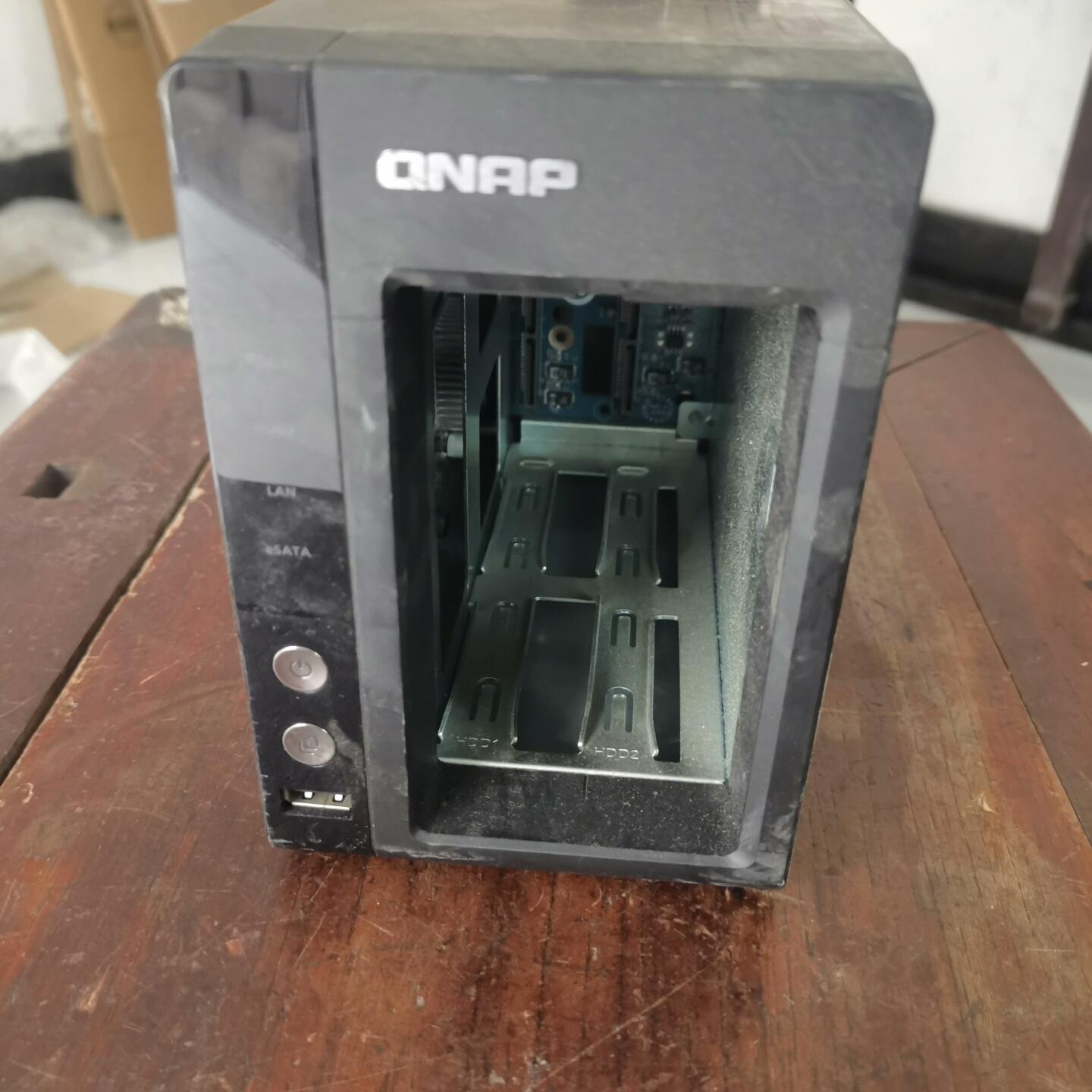 威联通QNAP TS-221 双盘网络存储设备NAS 网络磁