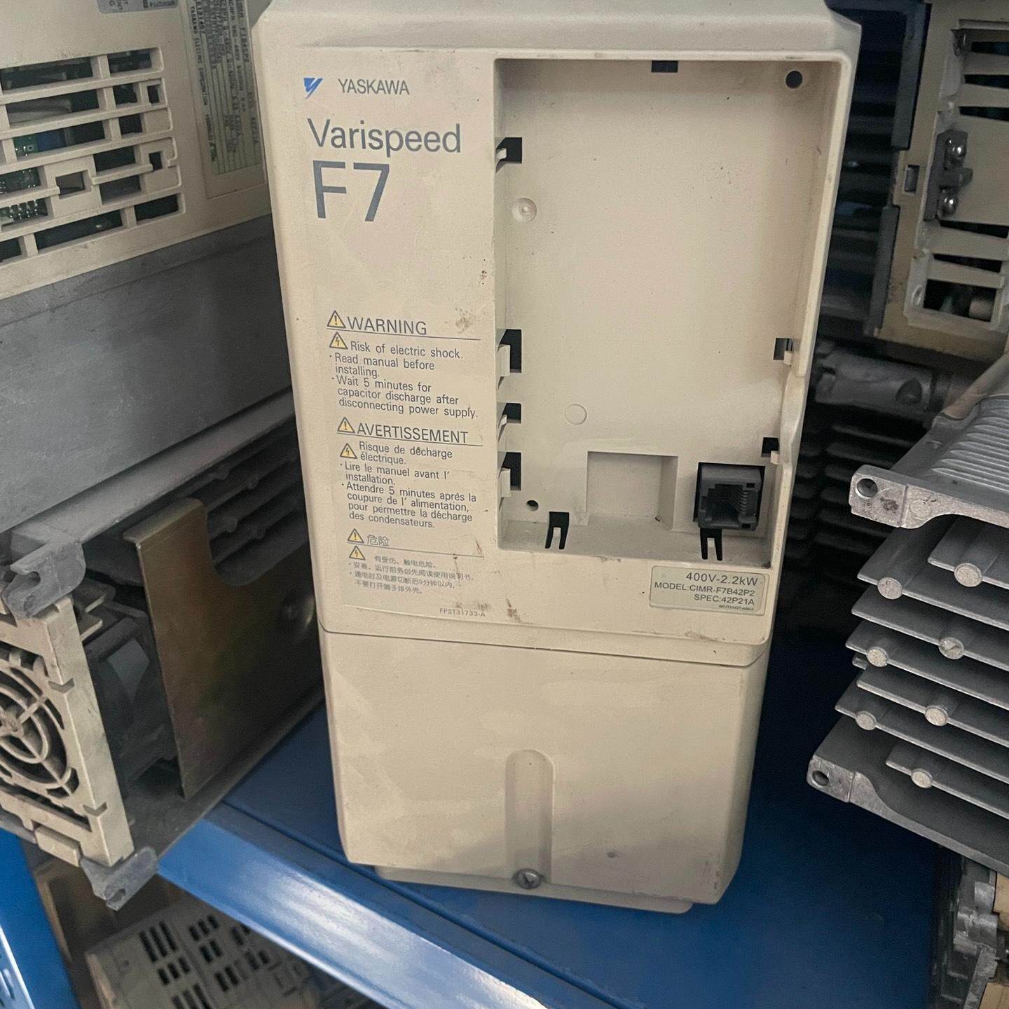安川F7变频器 CIMR-F7B42P2 400V-2.2k