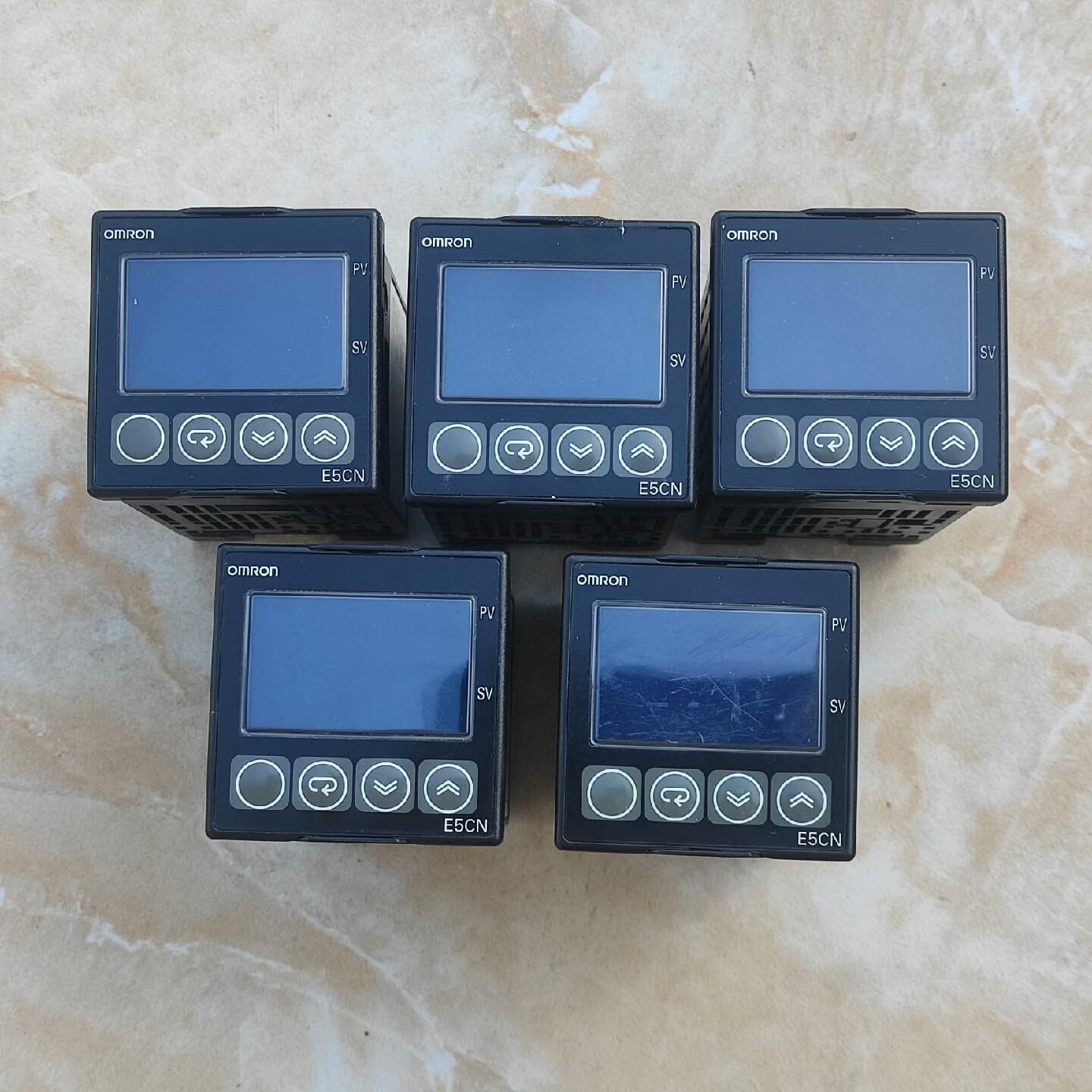 OMRON欧姆龙温控器E5CN-RT  5个