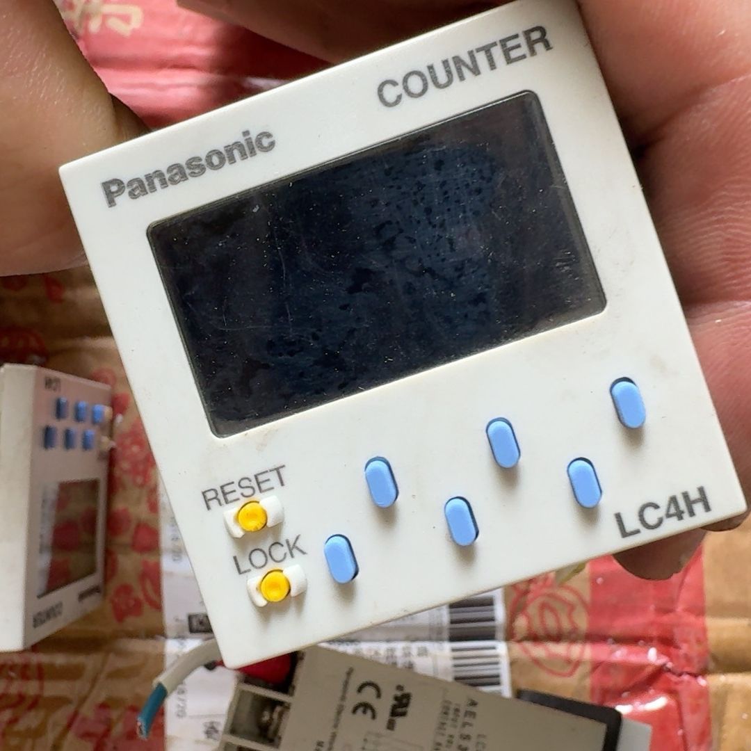 日本计数器Lc4H-R6-Ac240Vs-F 拆机150