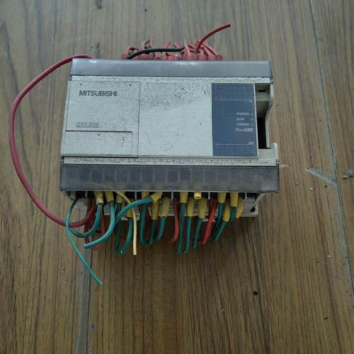 拆机PLC FX1N-40MR-001实物图 上电正