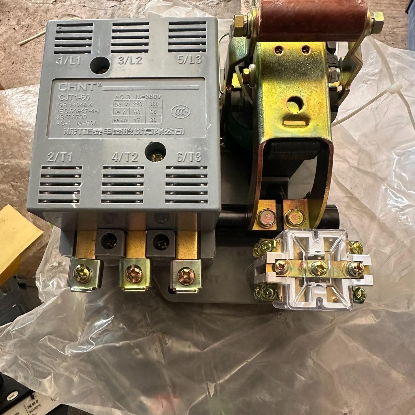 正泰CJT1-60 交流接触器 全新带包装 线圈380V