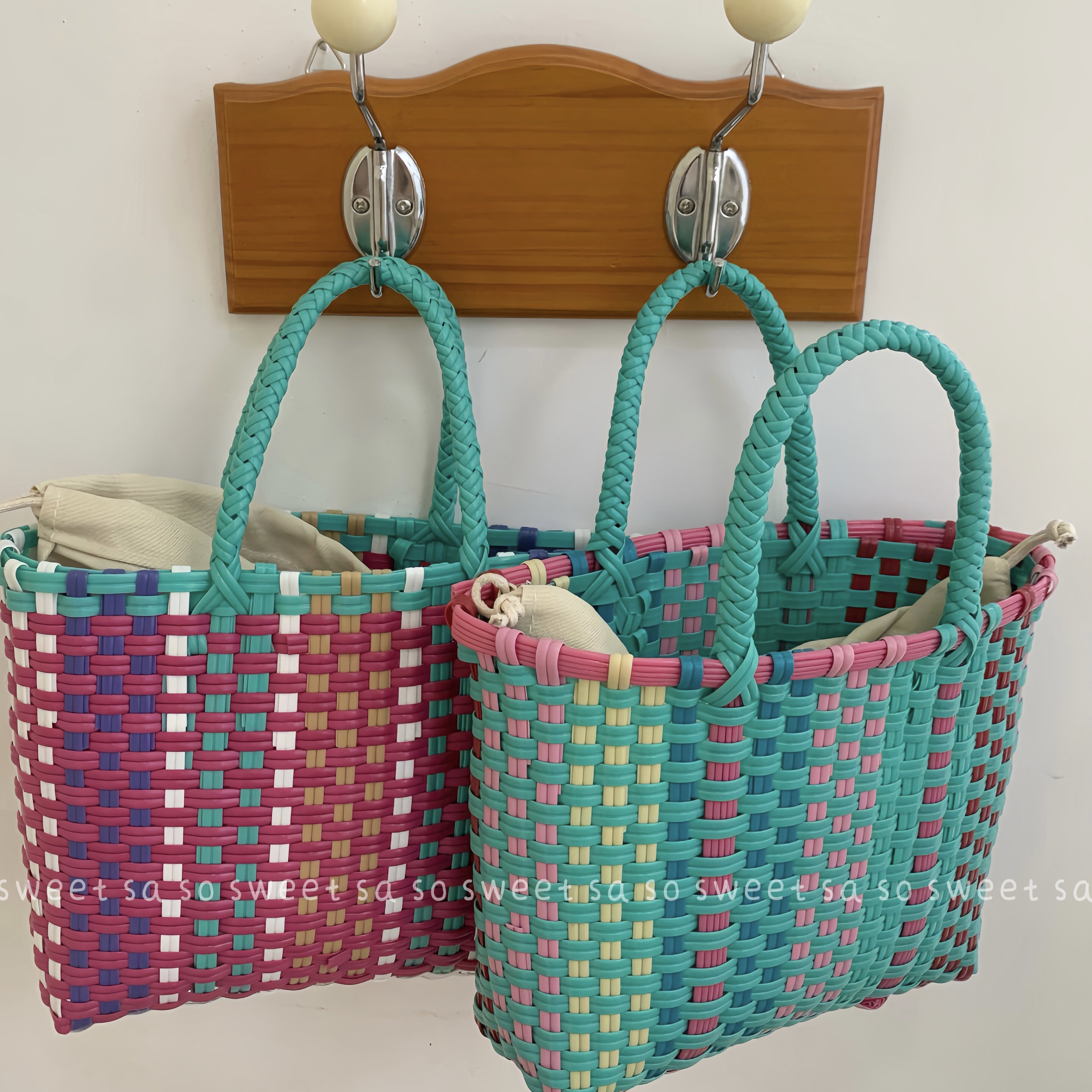 送收纳袋！夏季新款彩色编织包菜篮子少女心手提包手工拼色沙滩包
