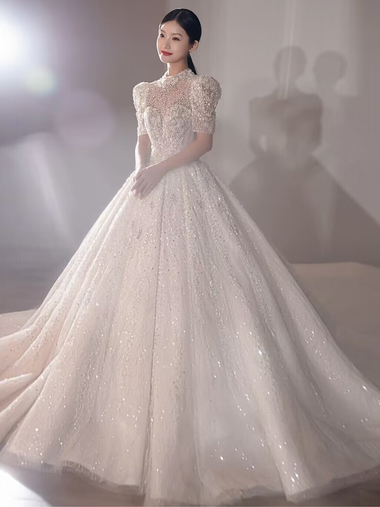 Heavy worker is a round -necked lace tail of the princess Heavy worker is a round -necked lace tail of the princess