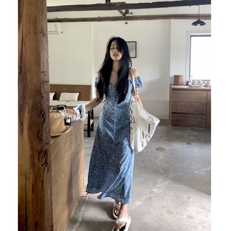 法式高级气质温柔V领短袖连衣裙女夏收腰修身长款蓝色碎花裙子