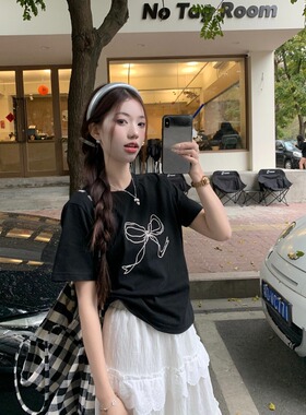 黑色打底正肩短袖T恤女春夏季2026新款休闲宽松显瘦短款韩系上衣