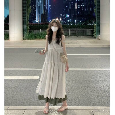 法式气质V领叠穿宽松白色背心连衣裙女夏季内搭绿色吊带裙长裙子