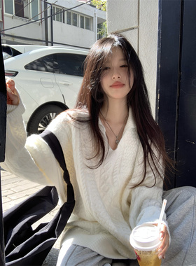 软糯慵懒风毛衣女秋冬季小众高级感韩系宽松白色v领麻花针织上衣