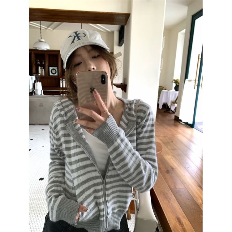 韩系条纹连帽长袖外搭针织开衫外套女早秋季慵懒显瘦短款毛衣上衣