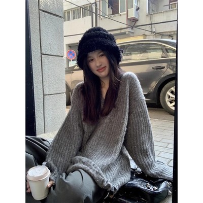 慵懒风高级感灰色v领套头毛衣