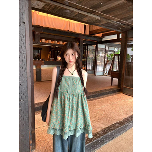 法式田园风韩系绿色背心女夏外穿宽松碎花蕾丝拼接吊带小衫上衣