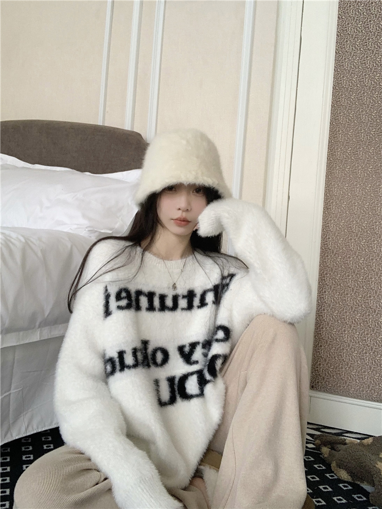 慵懒风软糯奶fufu白色套头毛衣