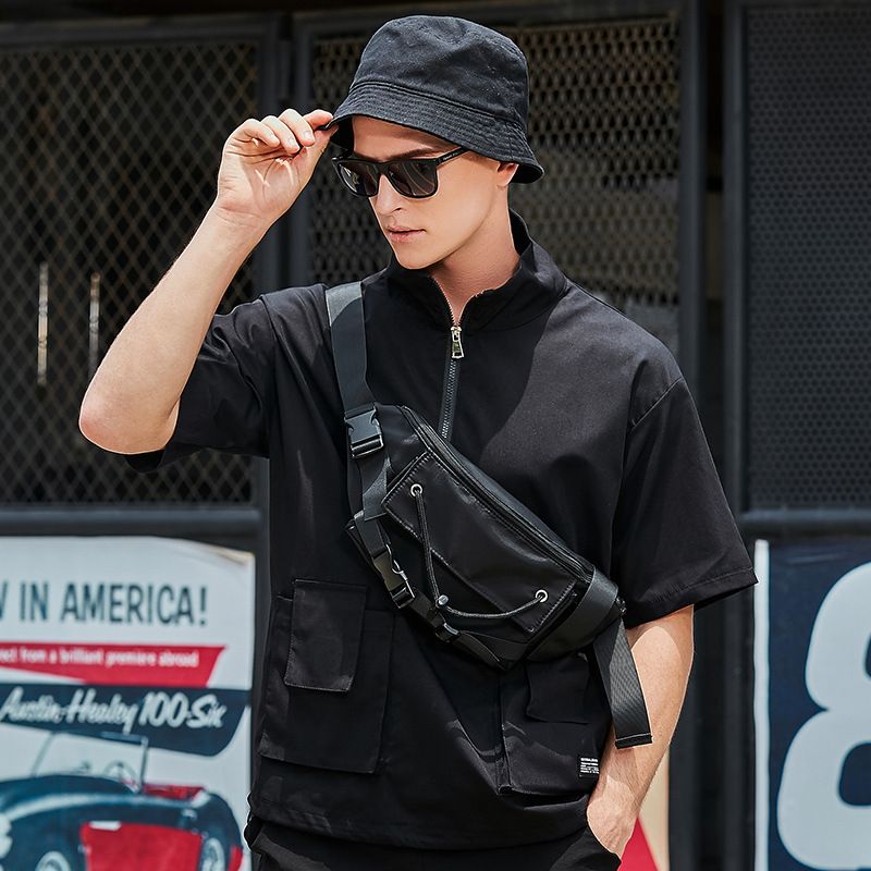 潮牌斜挎包男夏季ins日系小背包