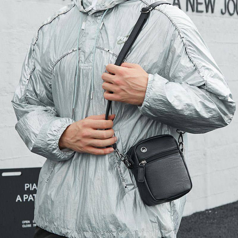 潮牌斜挎包男士皮质小挎包新款男