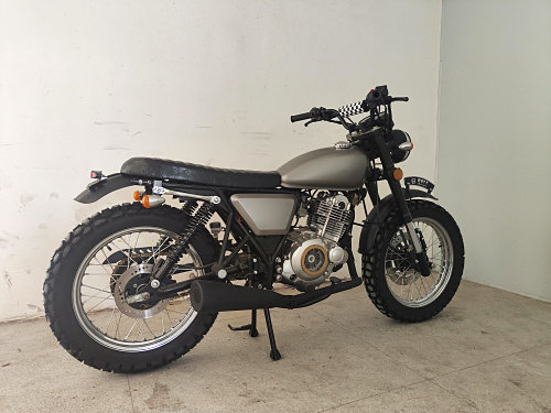 适用轻骑大脚怪攀爬250超薄侧盖 游侠250黑7电瓶护板电池盖车架