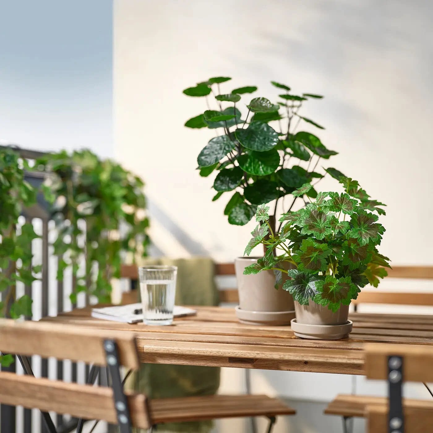 IKEA宜家 菲卡 人造盆栽植物暗色老鹤草仿真绿植假花装饰假植物