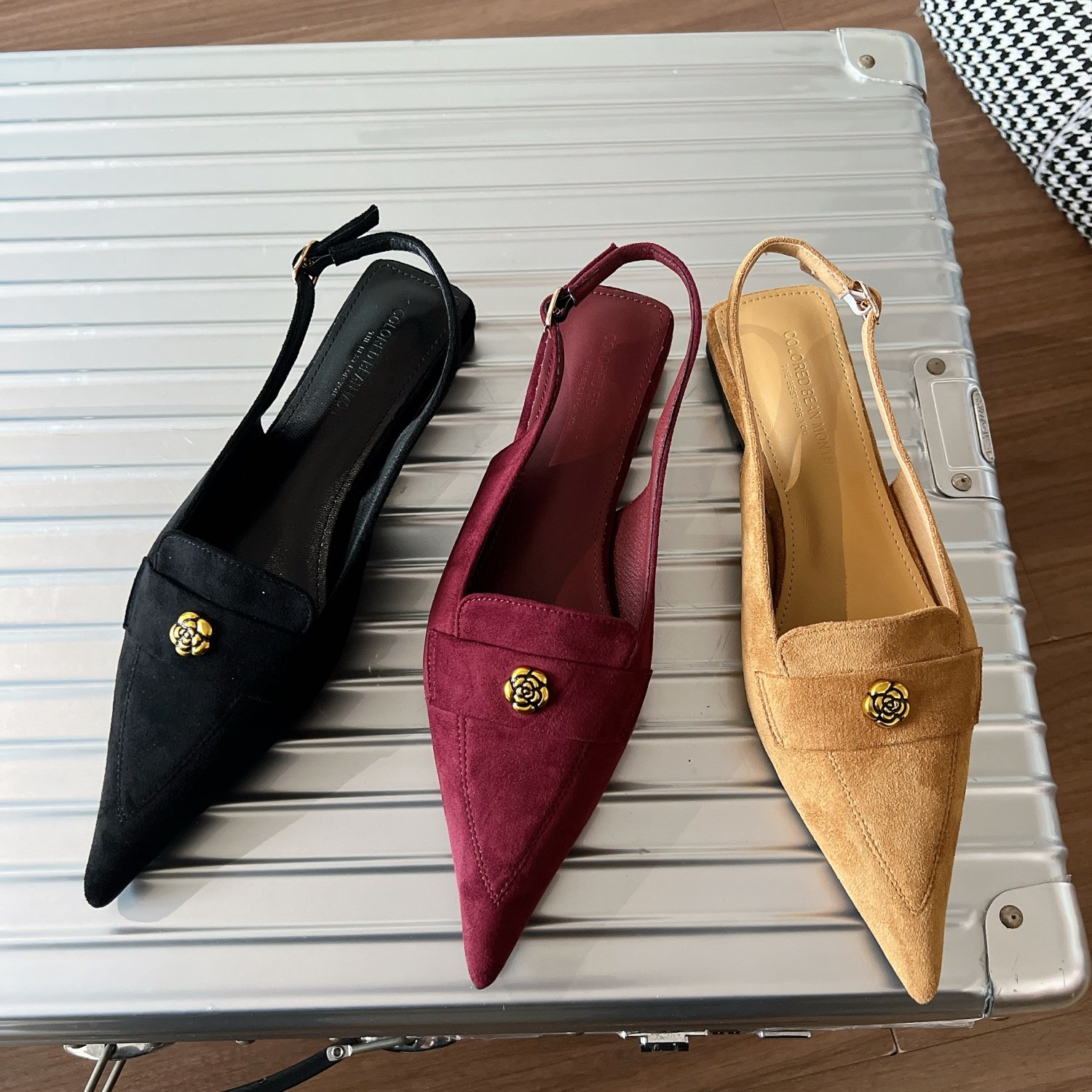 2026春季新款欧美风绒面尖头后空单鞋女山茶花舒适鞋子女平底鞋女,女鞋,浅口单鞋,淘宝优惠券,粉丝福利购,淘宝优惠卷