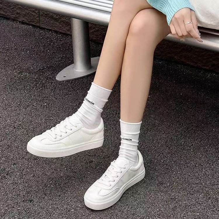 厚底贝壳头配裙子小白鞋女2025新款巨好看百搭增高配阔腿裤休闲鞋