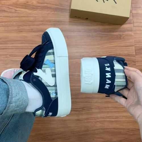 原创蓝莓学生潮流2025新款厚底面包鞋百搭校园运动休闲滑板鞋子女