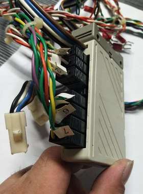 {议价}神视SL-TP8J8分支连接器成色如图，漂亮