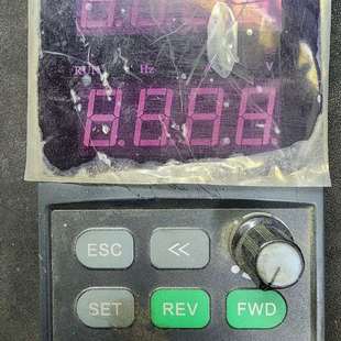 议价正弦变频器C320-4T0037G/0055P显示板。