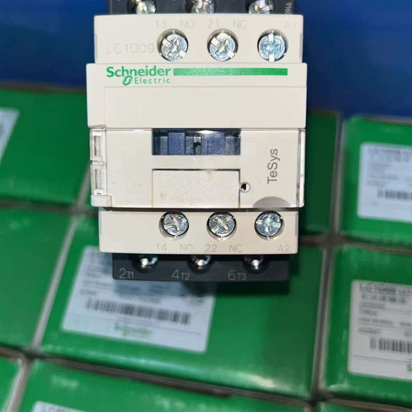 {议价}全新施耐德交流接触器   LC1D09 U7C，电压