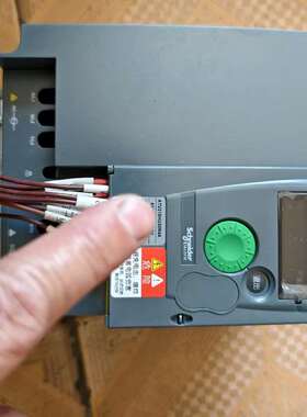 {议价}ATV310HU30N4A，3KW，成色如图，需要的联