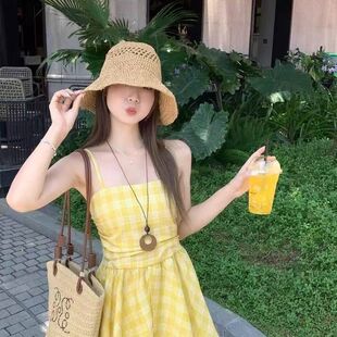 韩系度假风黄色格子背心女气质褶皱收腰裙摆外穿吊带上衣秋季