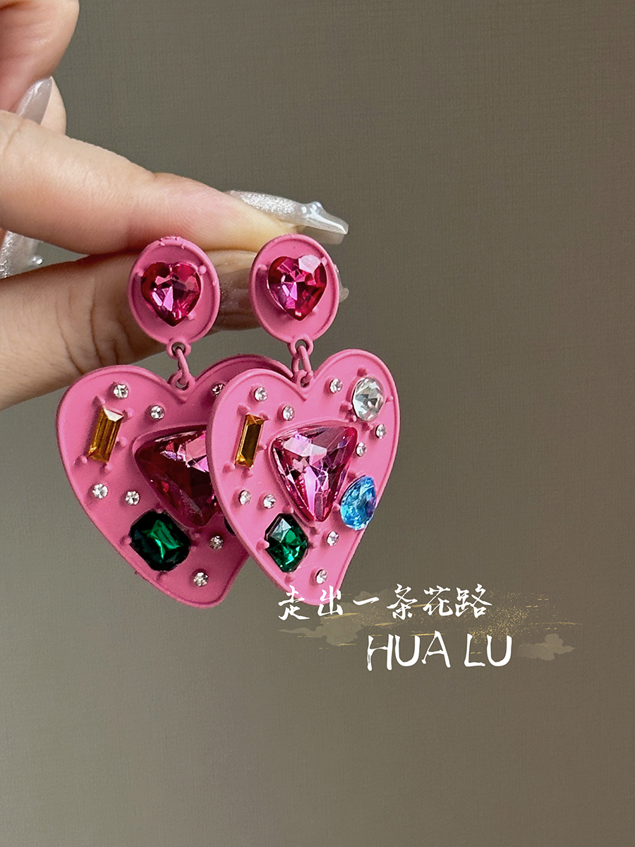 HUALU-灭霸少女~多巴胺彩色宝石甜美玫红色爱心夸张辣妹耳环耳夹