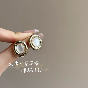 HUALU-一汪泉眼~法式高级感金色轻奢复古气质椭圆耳环蚊香盘耳夹