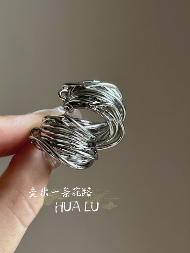 欧美圆圈甜酷气质精致冷淡风耳环