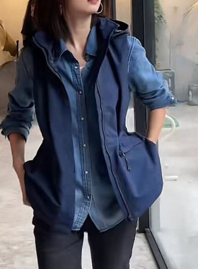 东丽户外马甲女可拆卸连帽防水冲锋衣工装风马夹宽松背心百搭外套