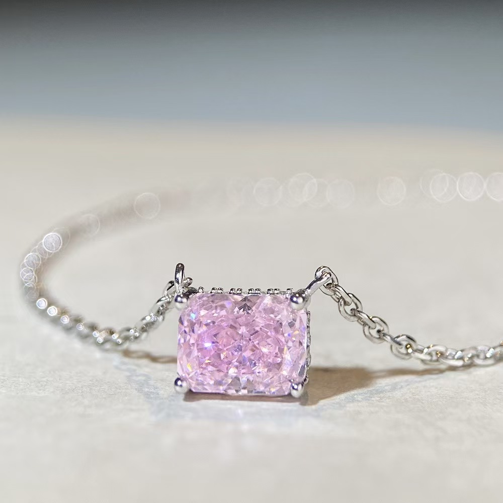 长方形冰花粉钻项链小巧精致