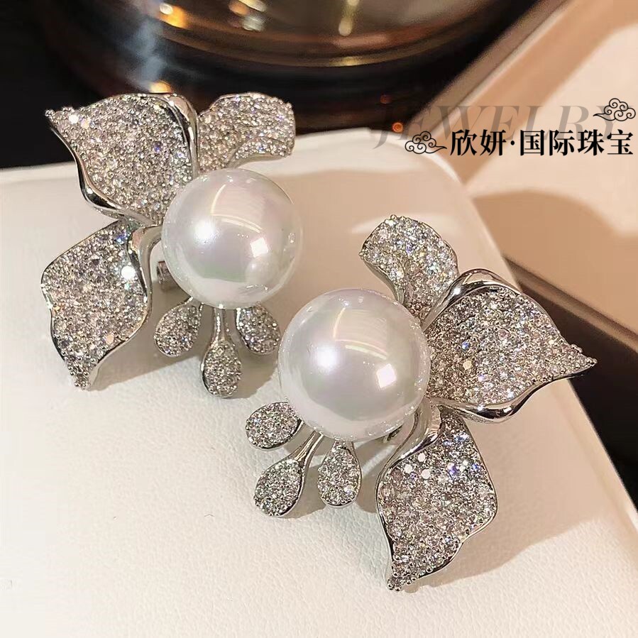 莫桑石花瓣淡水珍珠耳钉