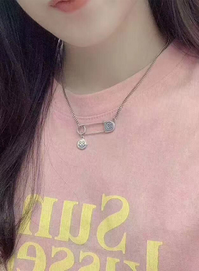 潮牌925纯银笑脸锁骨项链毛衣链吊坠颈链男女款吊坠别针颈链