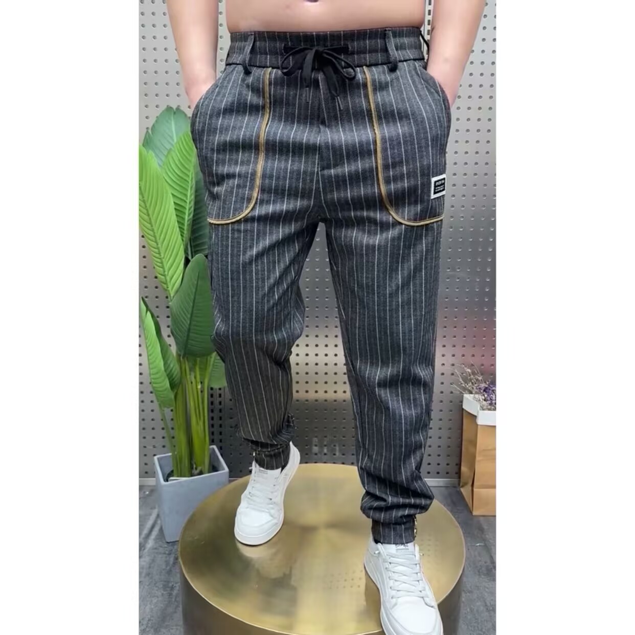 春秋季男士条纹休闲裤透气弹力松紧腰宽松显瘦卡其色抽绳束脚裤潮