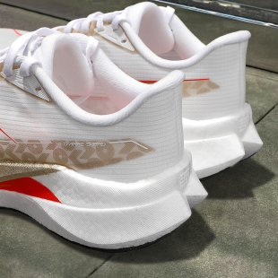 李宁赤兔9pro跑步鞋女款2026新款䨻丝网面透气跑鞋舒适减震运动鞋