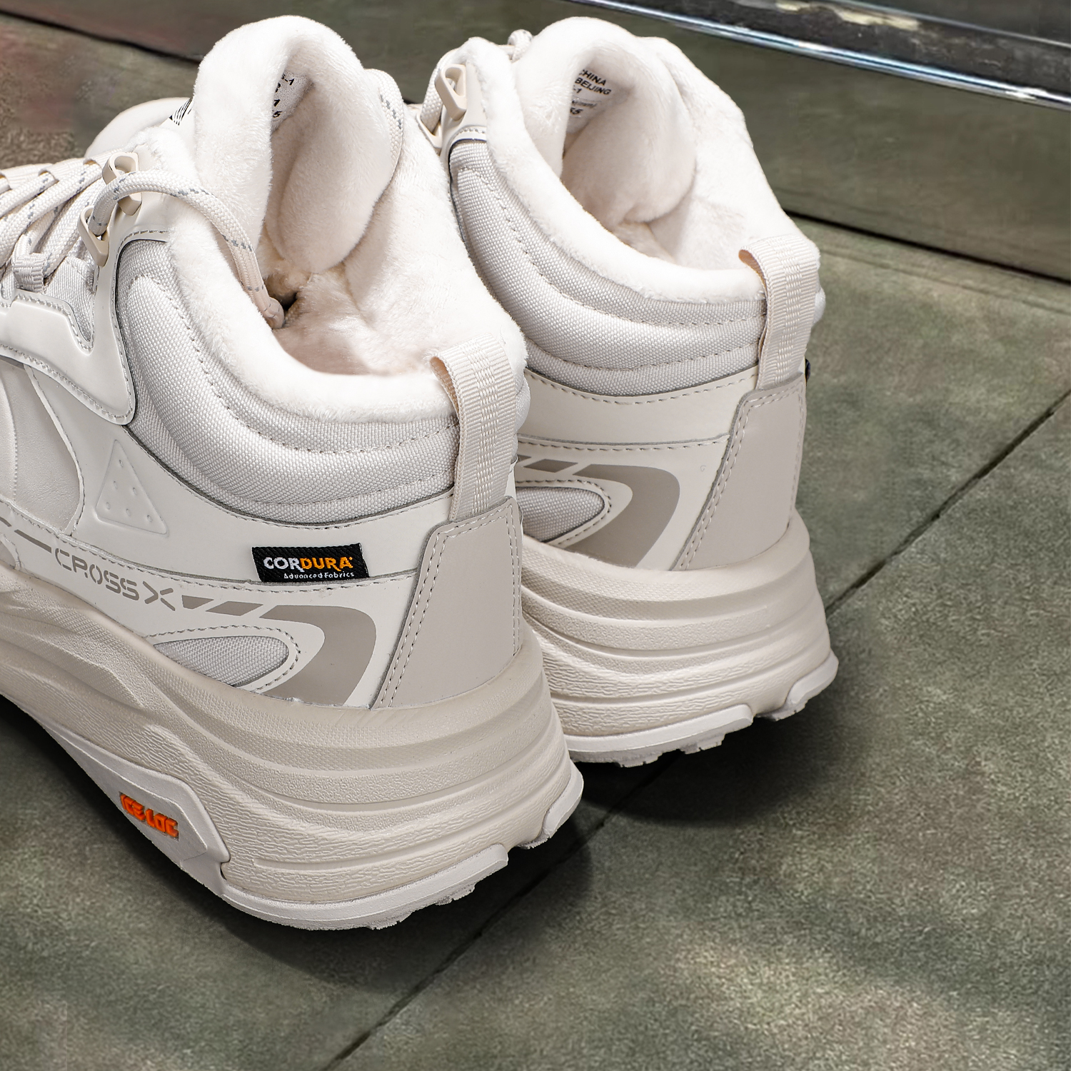 李宁加绒高帮休闲鞋男2024冬季