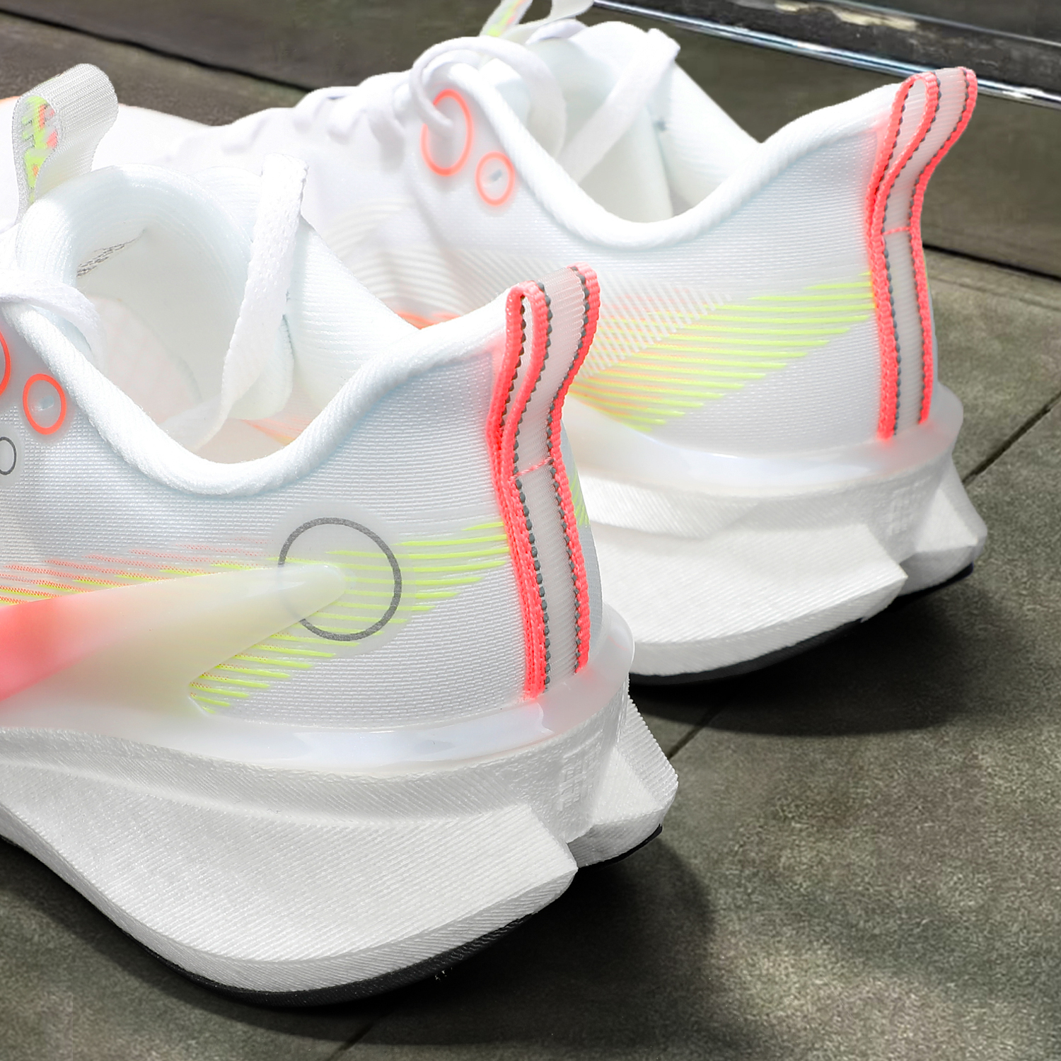 李宁跑步鞋女鞋赤兔8pro竞速跑鞋2025新款超轻软弹舒适运动鞋女