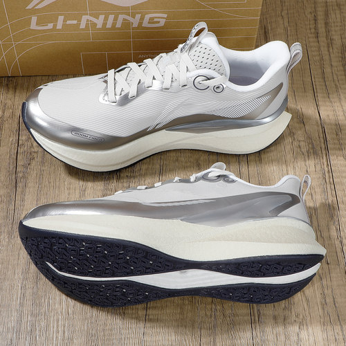 李宁秋冬款赤兔8pro跑步鞋女2025冬季新品加厚鞋面运动鞋专业跑鞋