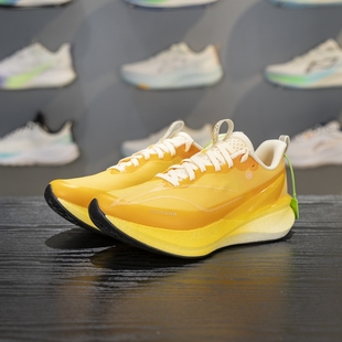 李宁秋冬款赤兔8pro跑步鞋女2025冬季新品加厚防泼水减震运动鞋