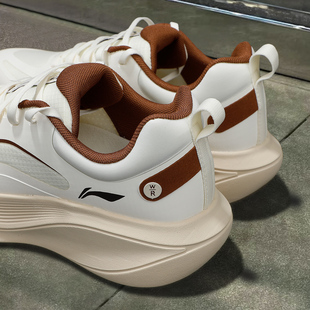 李宁跑步鞋女2025秋季新款轻质软弹舒适跑鞋透气鞋子运动鞋女鞋